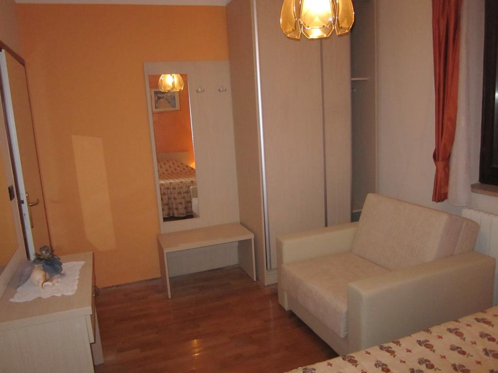Apartments Mediteraneo Tar-Vabriga Ruang foto