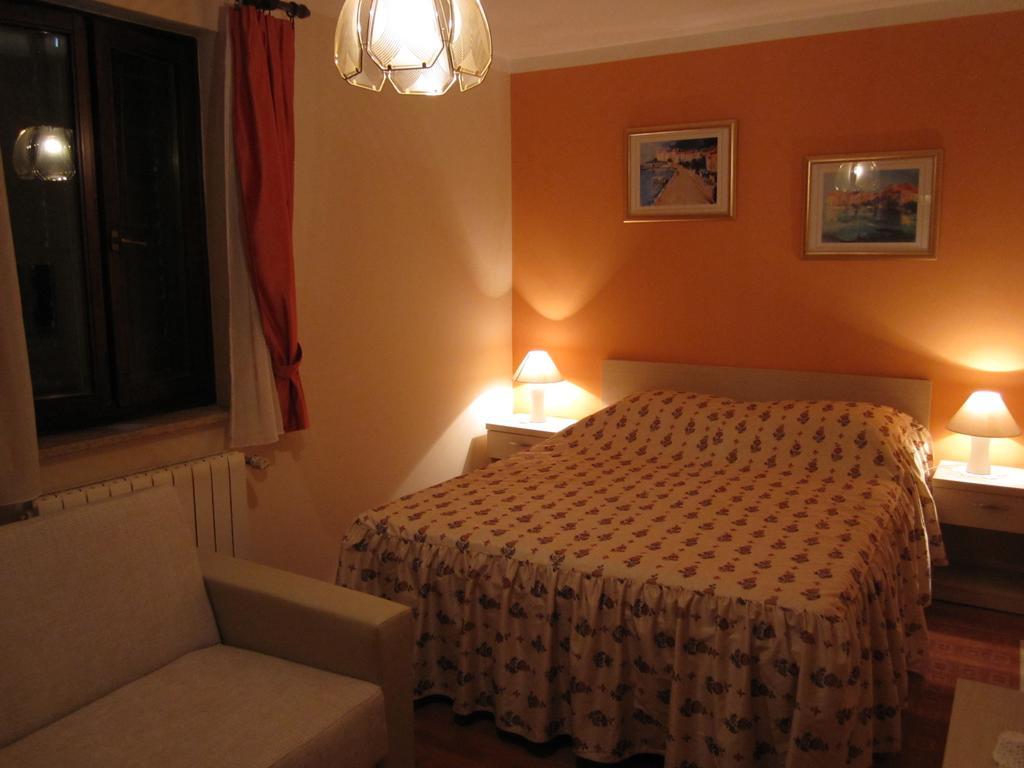 Apartments Mediteraneo Tar-Vabriga Ruang foto